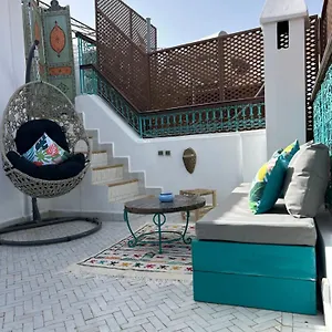 riad-amazing-amazigh-avec-jacuzzi-petit-dejeuner.marrakeshhotelsmorocco.com/